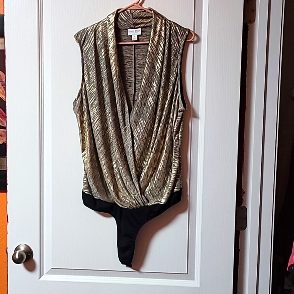 Bisou Bisou XL gold and black blouse